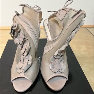 Boutique 9 BTdenya corset back mesh and leather booties